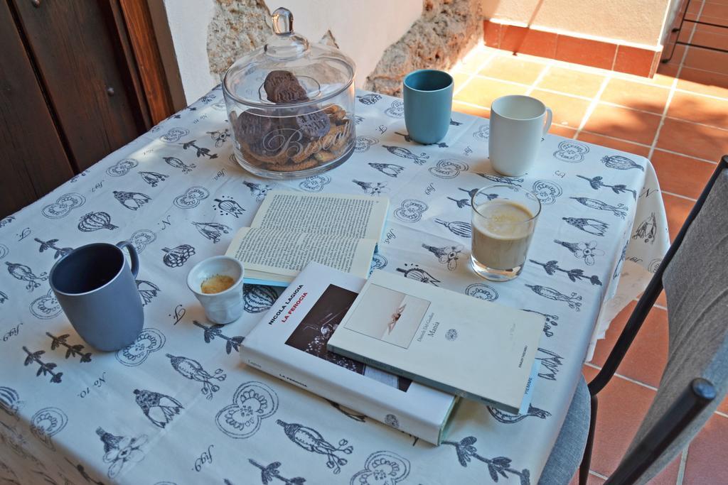 Bed&Book Giusino Bed and Breakfast Palermo Esterno foto